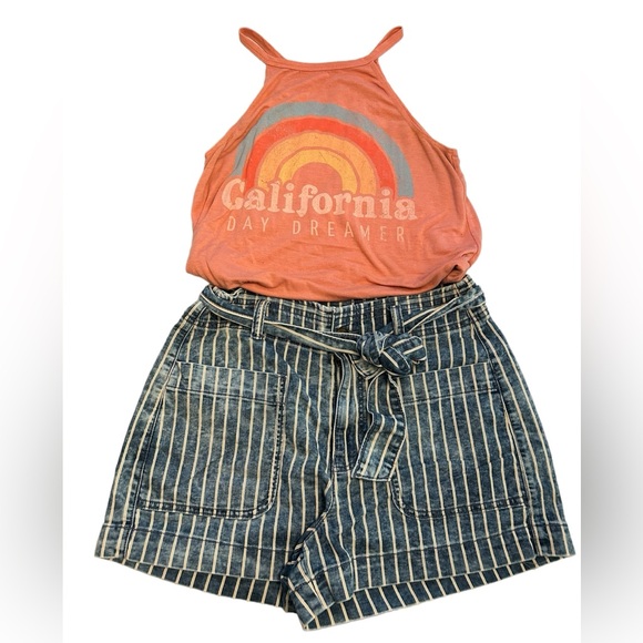 American Eagle pinstripe shorts with front pockets Size 8 - Picture 2 of 7